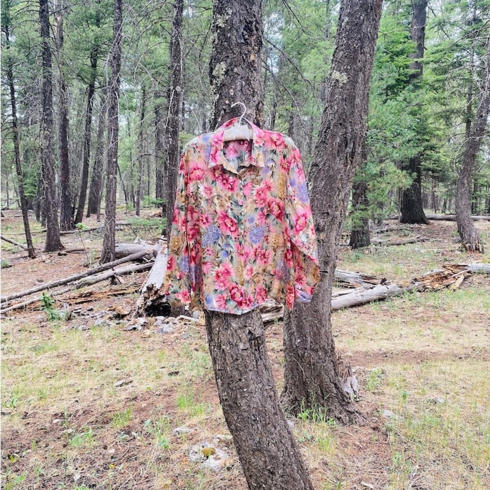 Vintage Floral Metallic Women’s Button Up